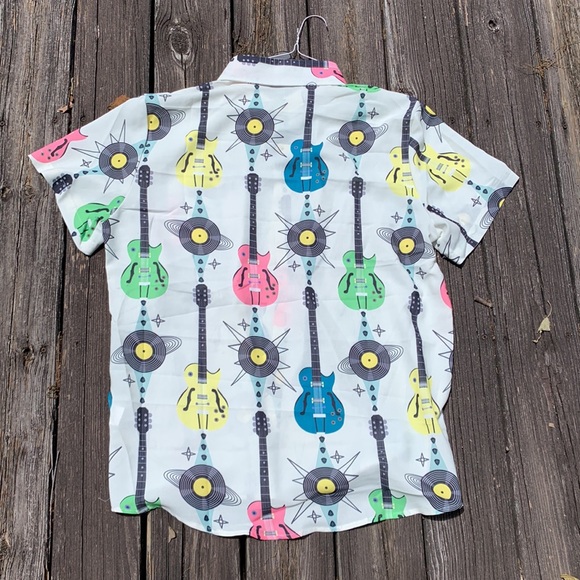 XL Hawalili hawaiian shirt with guitar and record print - Picture 3 of 3